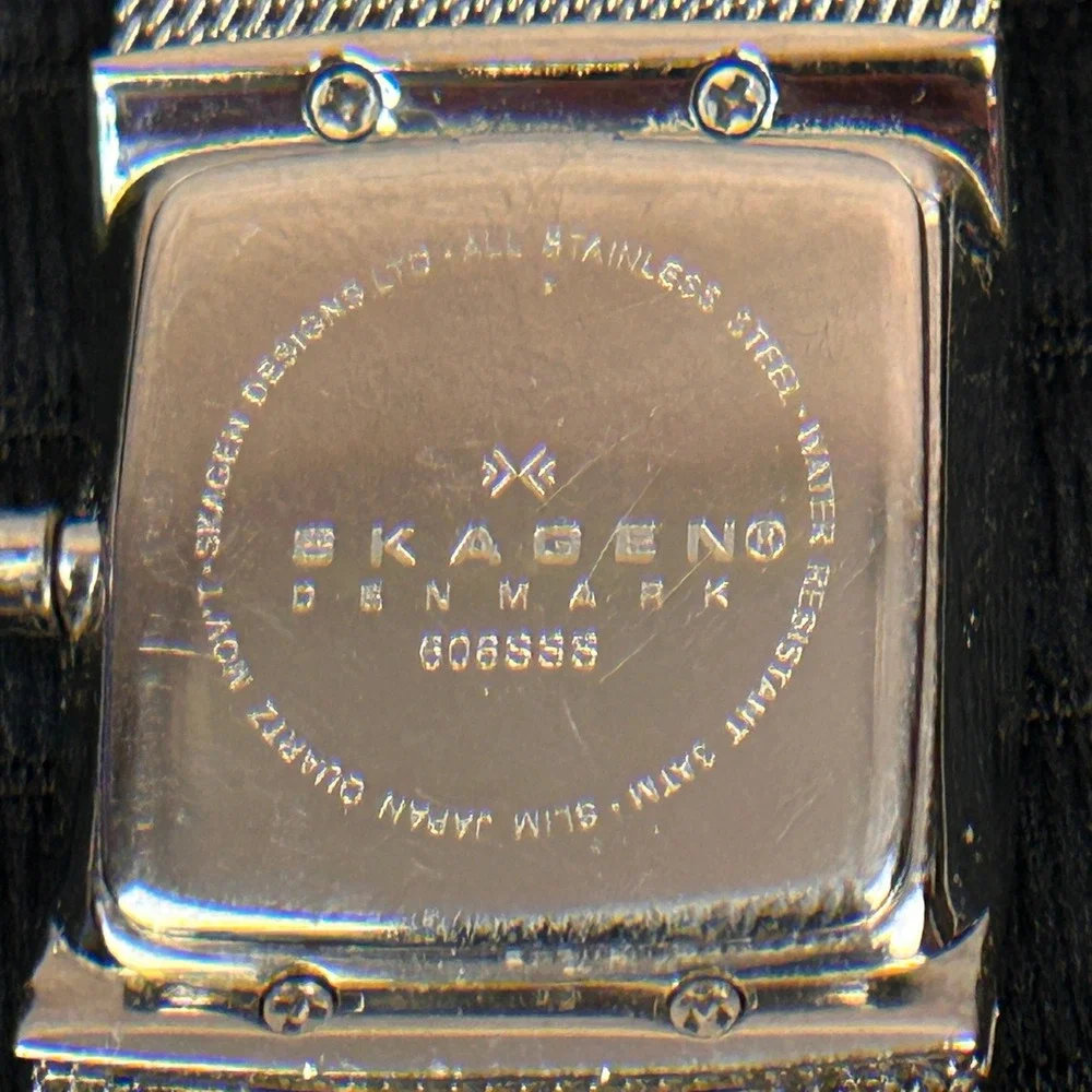 Skagen Denmark‎ 606SSS Silver Mesh Watch Mother of Pearl Crystal Bezel Square